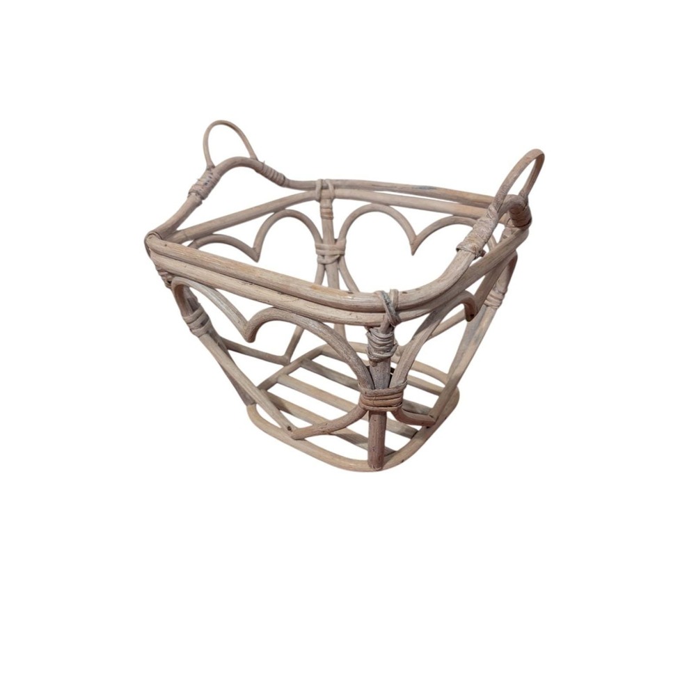Vintage‎ Whitewashed Rattan Bamboo Basket Heart Cutout Boho Cottagecore Decor